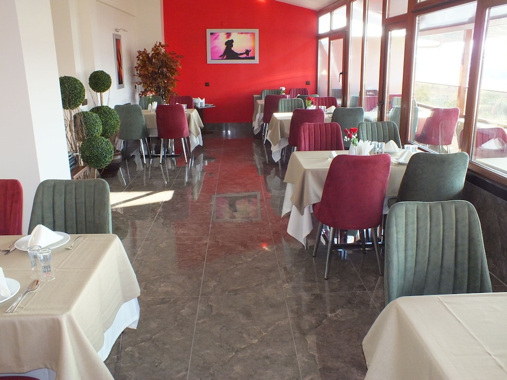 Lifos Hotel 35/48