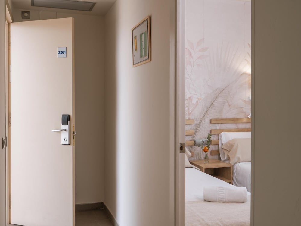 Castellmar Apartments 30/57