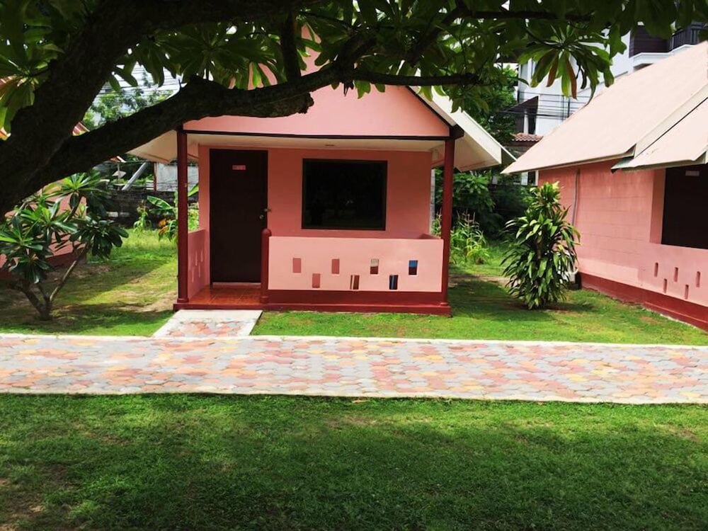 Gypsy Sea View Resort 8/69