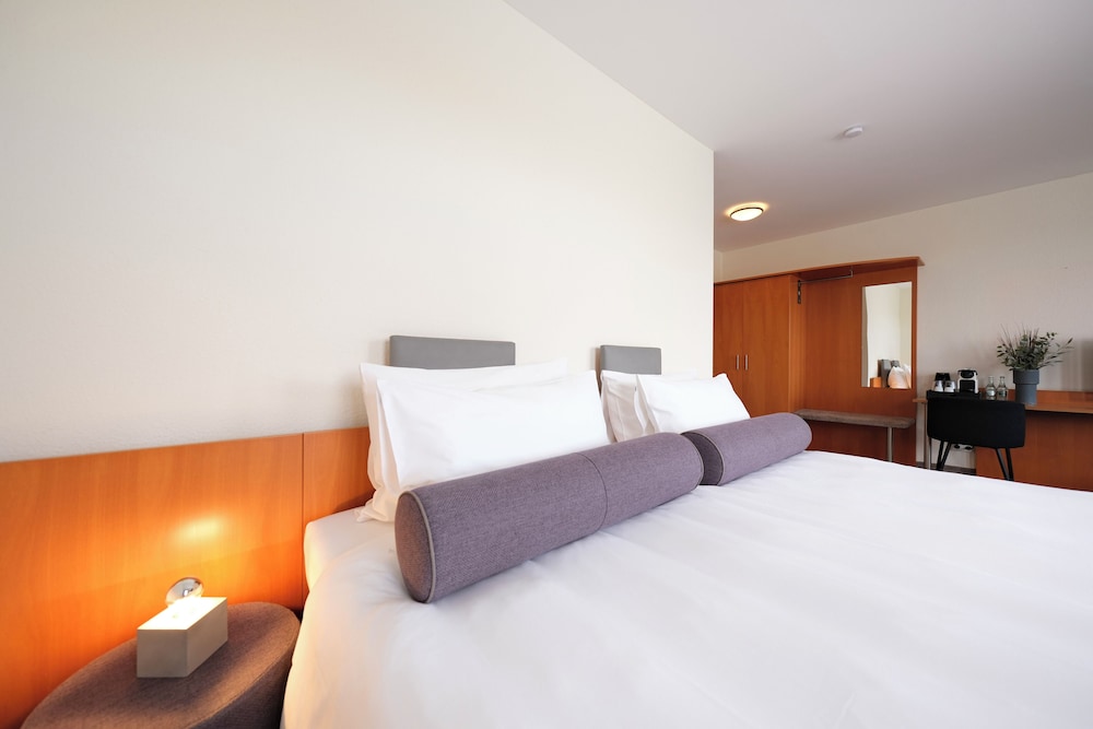 Hotel Am Rhein Wesseling 14/64
