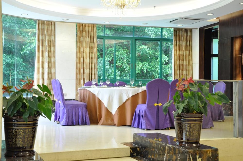 Grand Villa Hotel 29/39