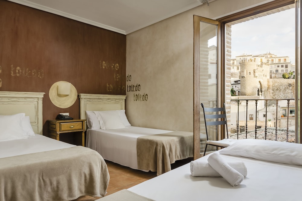 EL HOSTAL PUERTA BISAGRA. 23/60