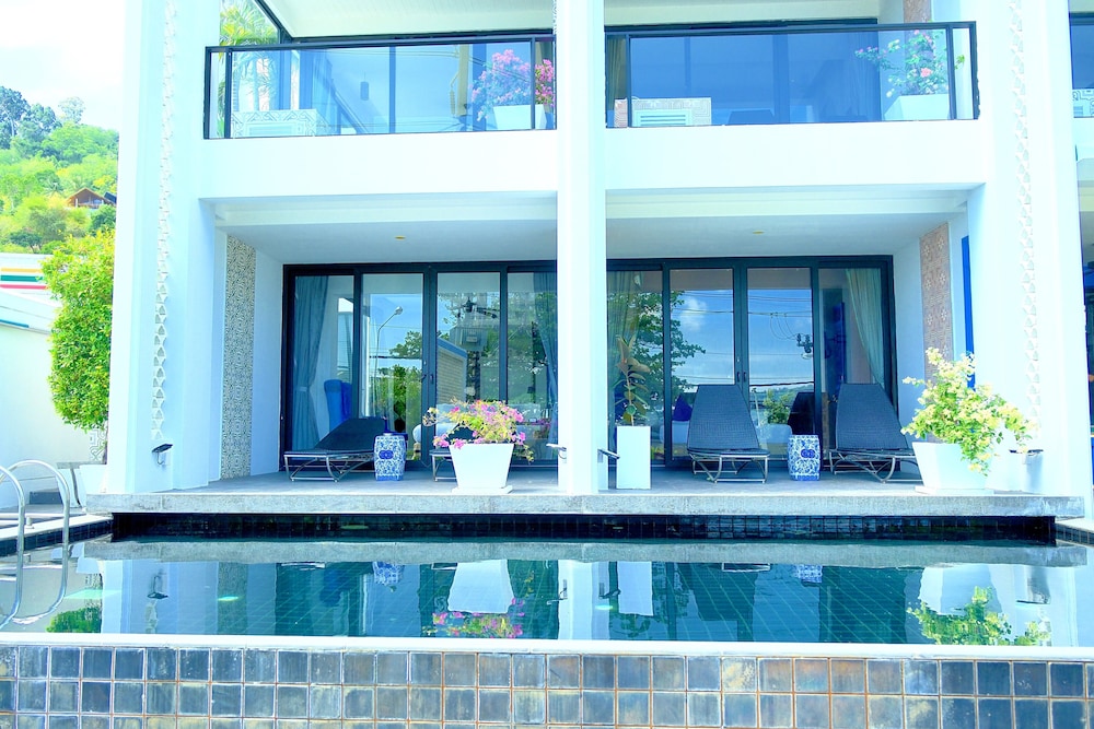 Phuket Moonlit Patong Bay Hideaway Hotel 2/50