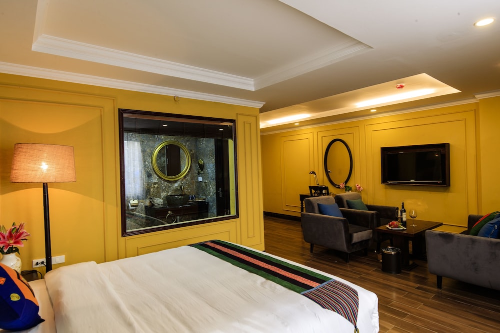 Sapa Clover Hotel 12/23