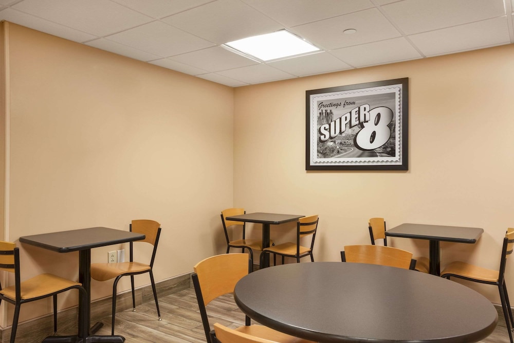 Super 8 By Wyndham Mount Laurel 18/39