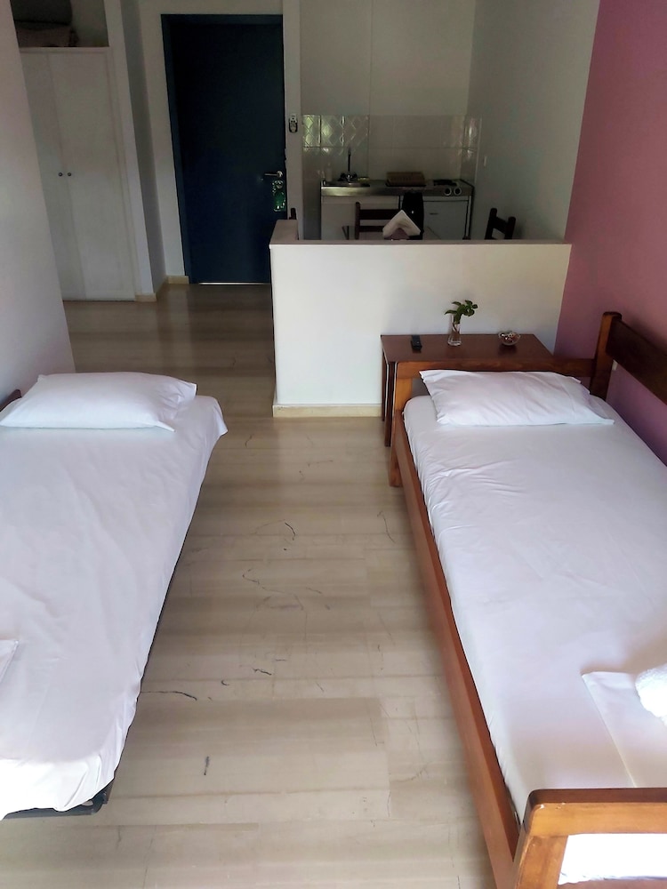 Filoxenia Hotel Apartments 16/41