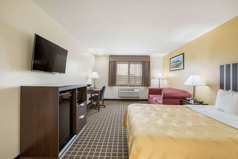Quality Inn Edgerton, WI 14/39