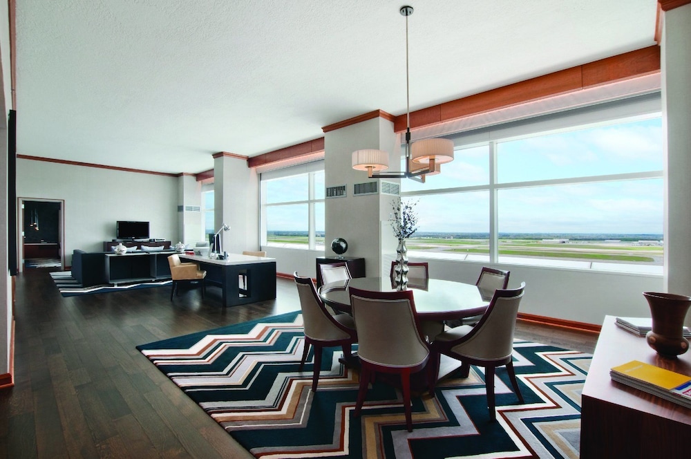 Grand Hyatt DFW 43/64