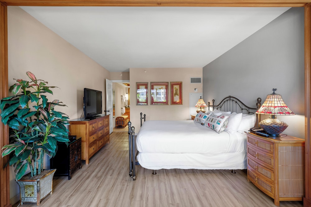 2 BEDROOMS, CONDO, OCEAN VIEW
