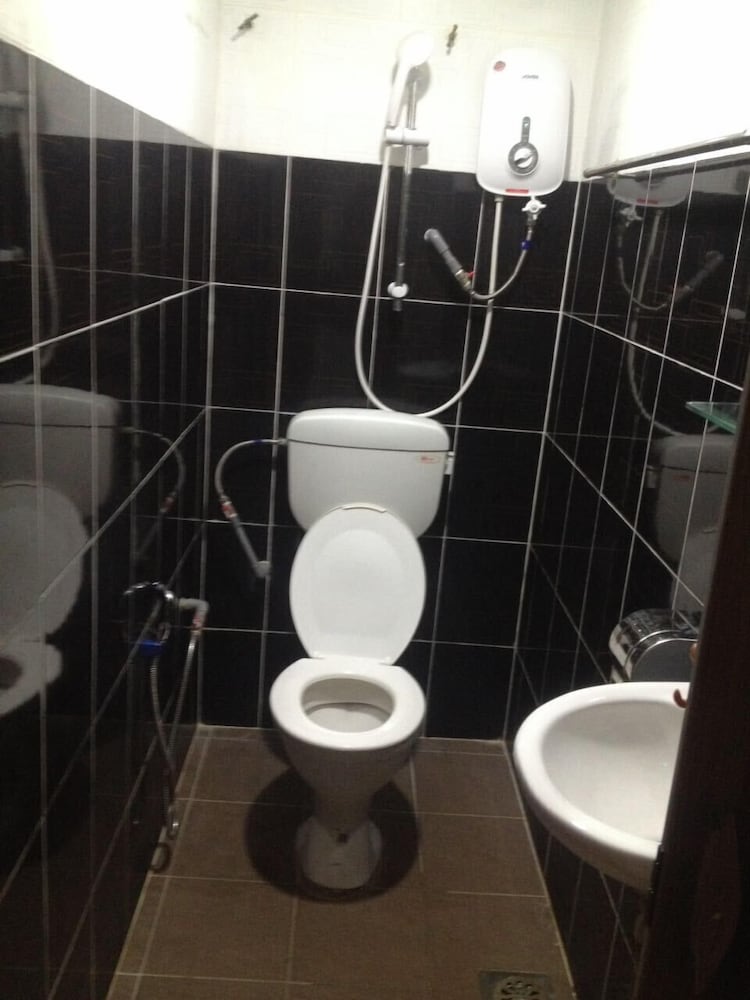 OYO 90273 Mz Hotel 20/20