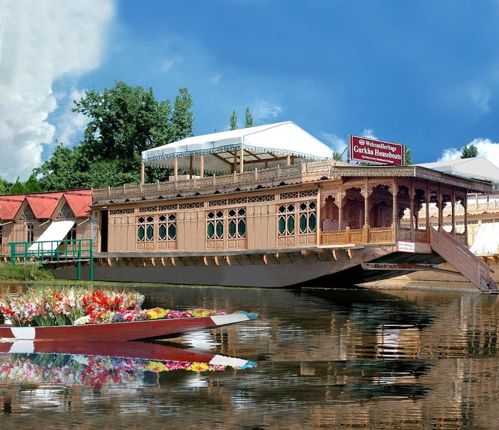 WelcomHeritage Gurkha Houseboats 32/35