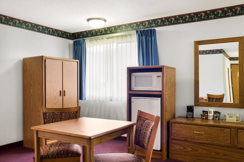 Everspring Inn Suites Hill City 37/61