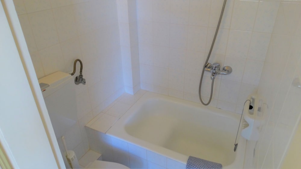 Orestis Hotel 55/56