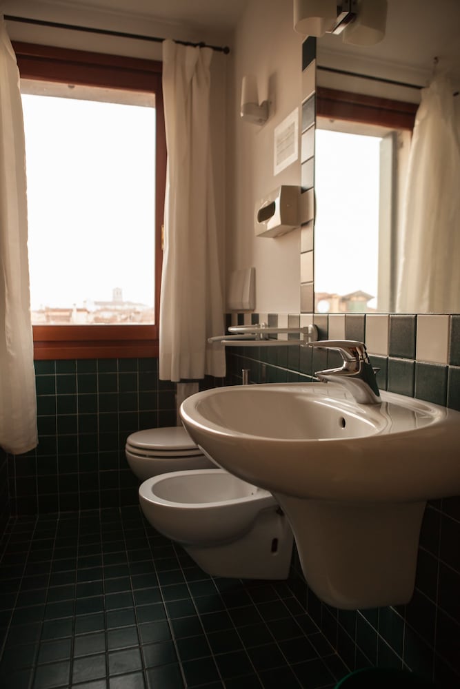 Locanda Ai Santi Apostoli 48/50
