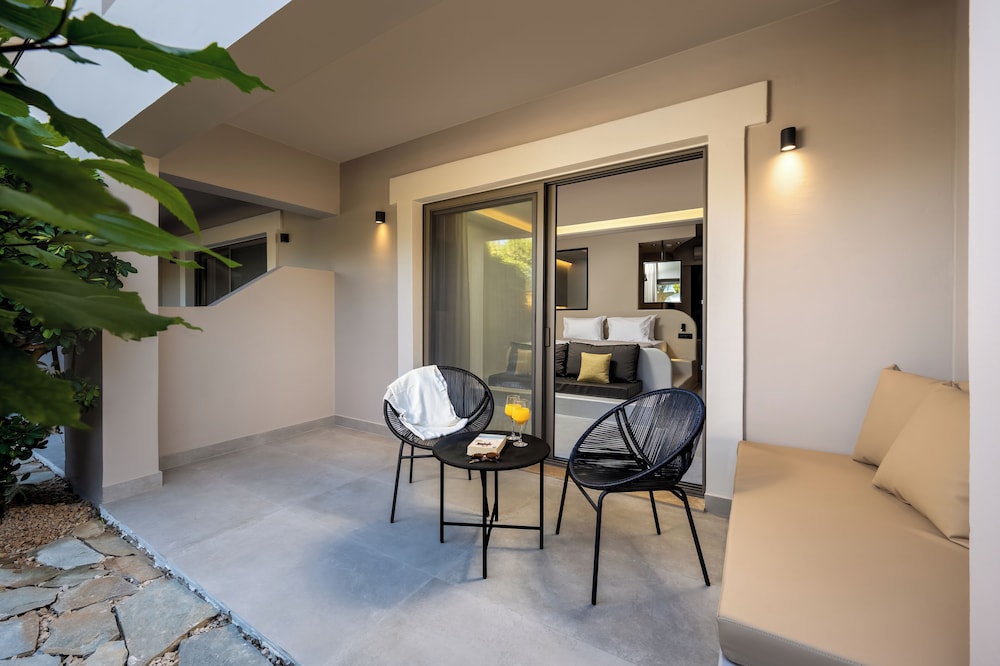 Eleni Apart Hotel 65/69