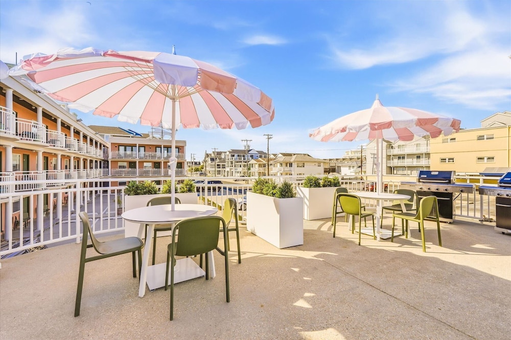 Coliseum Ocean Resort 56/64