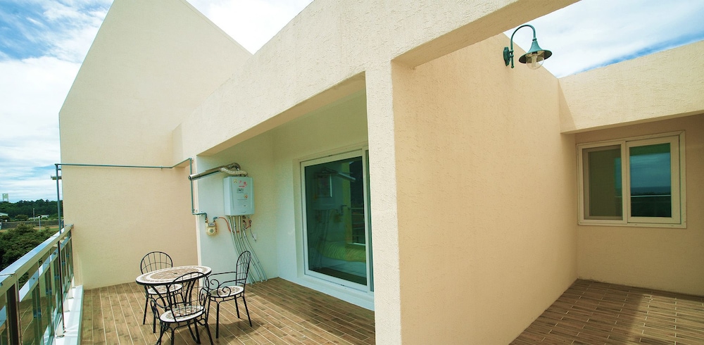 Jeju J Pension 7/37