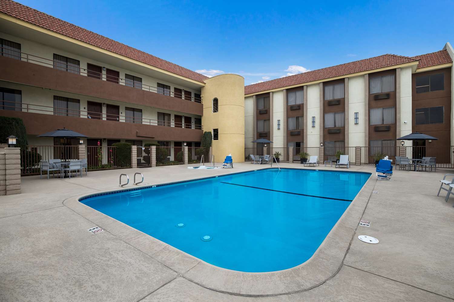 Best Western Norwalk Inn 34/35
