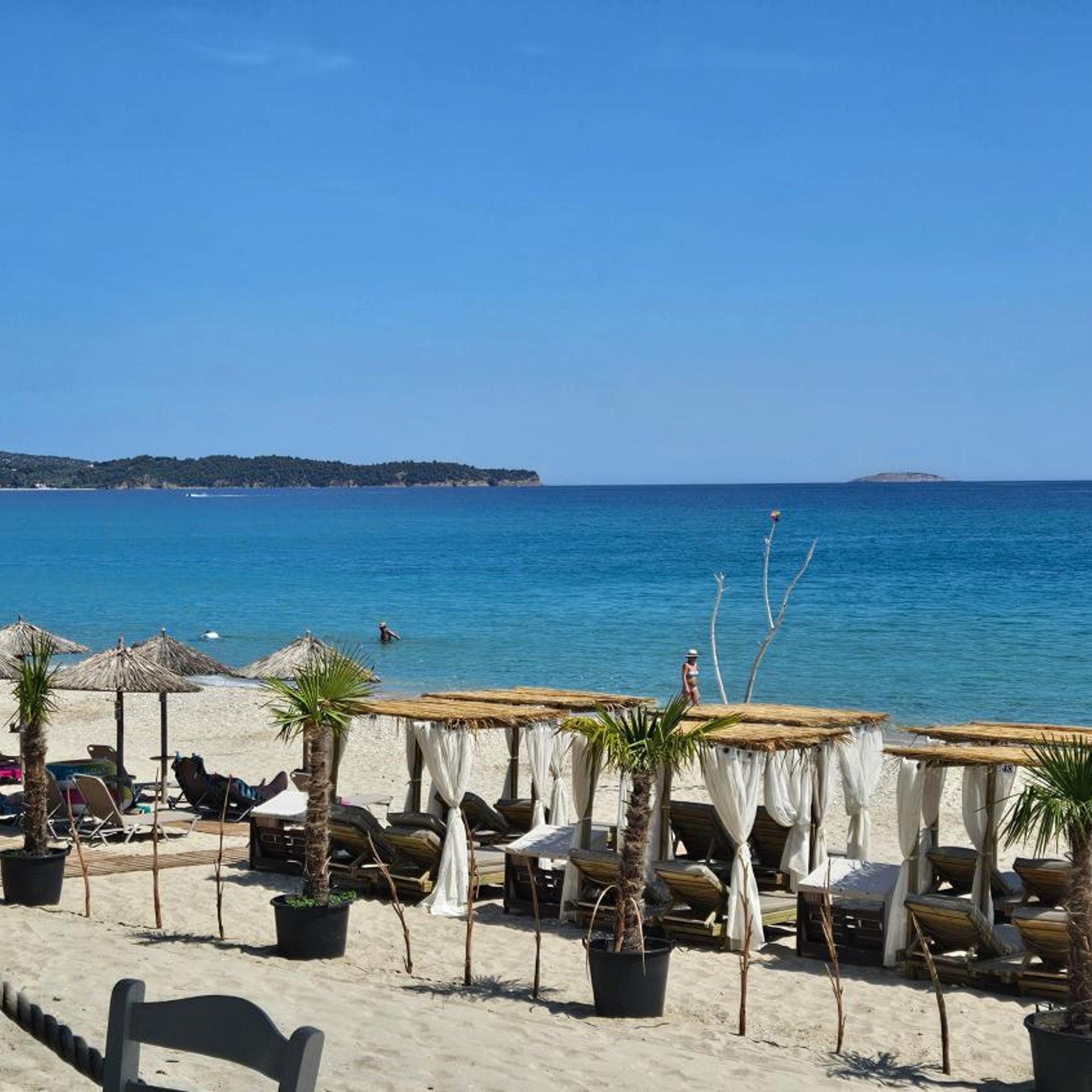 Grand Beach Hotel 57/67