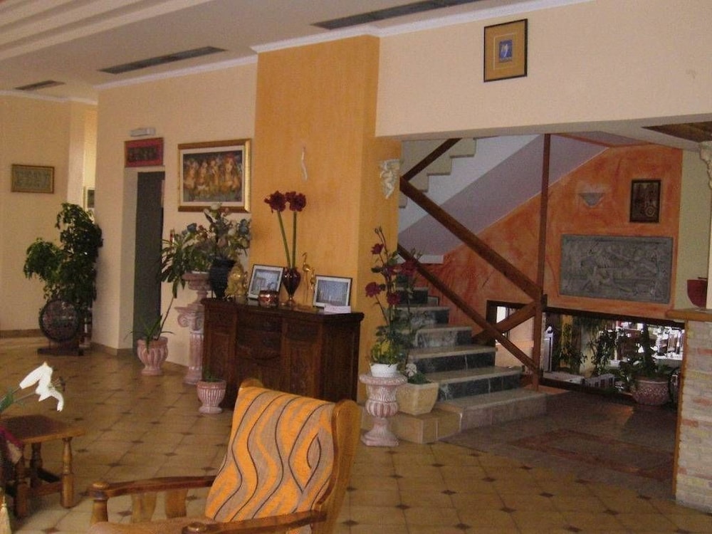Aiolos Hotel 2/42