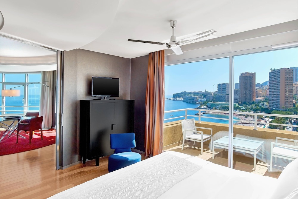 Le Meridien Beach Plaza 55/75