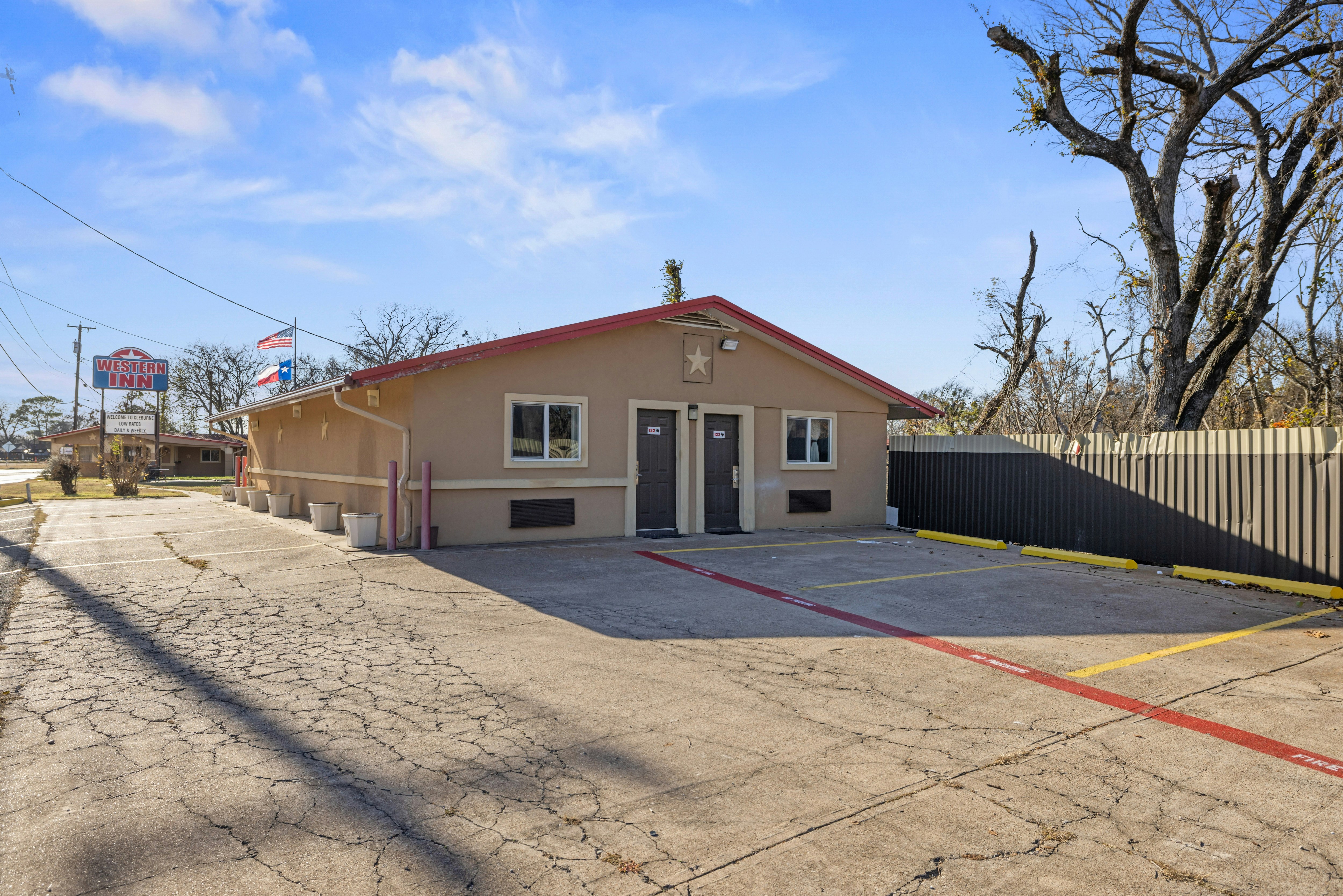 Western Inn by Capital O Cleburne TX 40/60