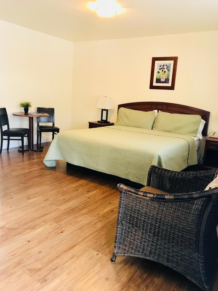 Bella Capri Inn 28/58