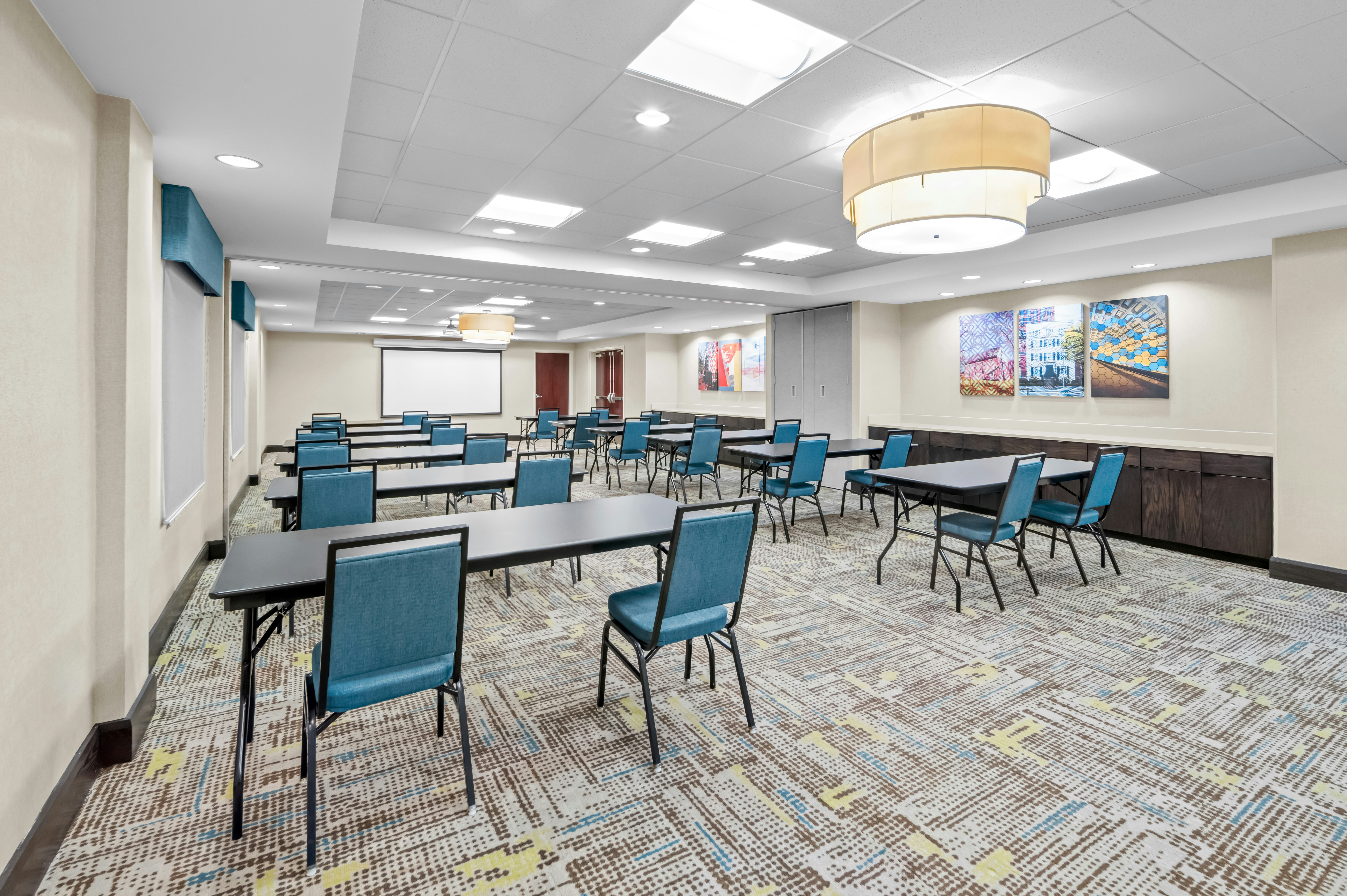 Hampton Inn & Suites Camp Springs/ Andrews Afb 22/29