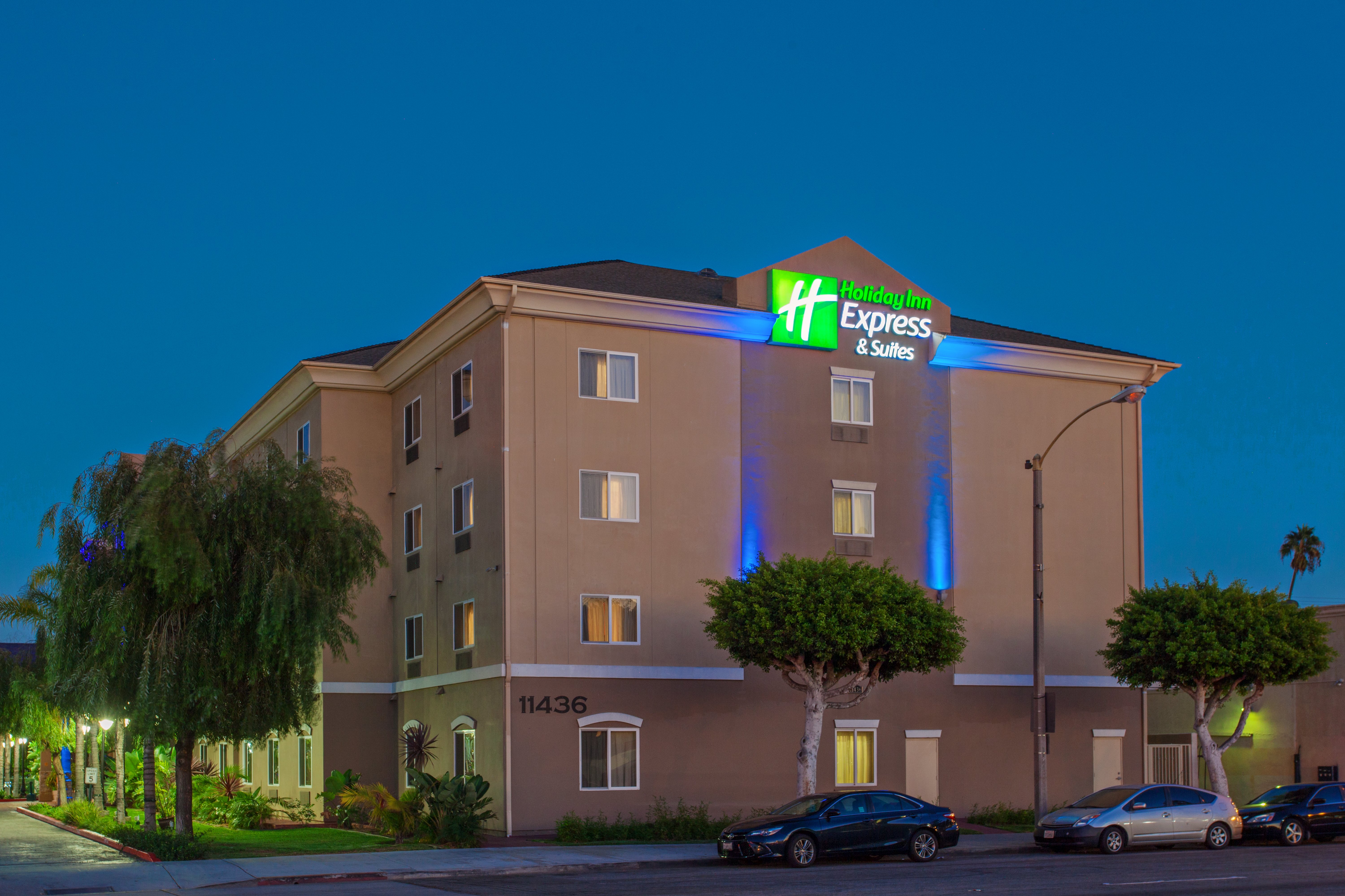 Holiday Inn Express and Suites Los Angeles Airport Hawthorne 4/53