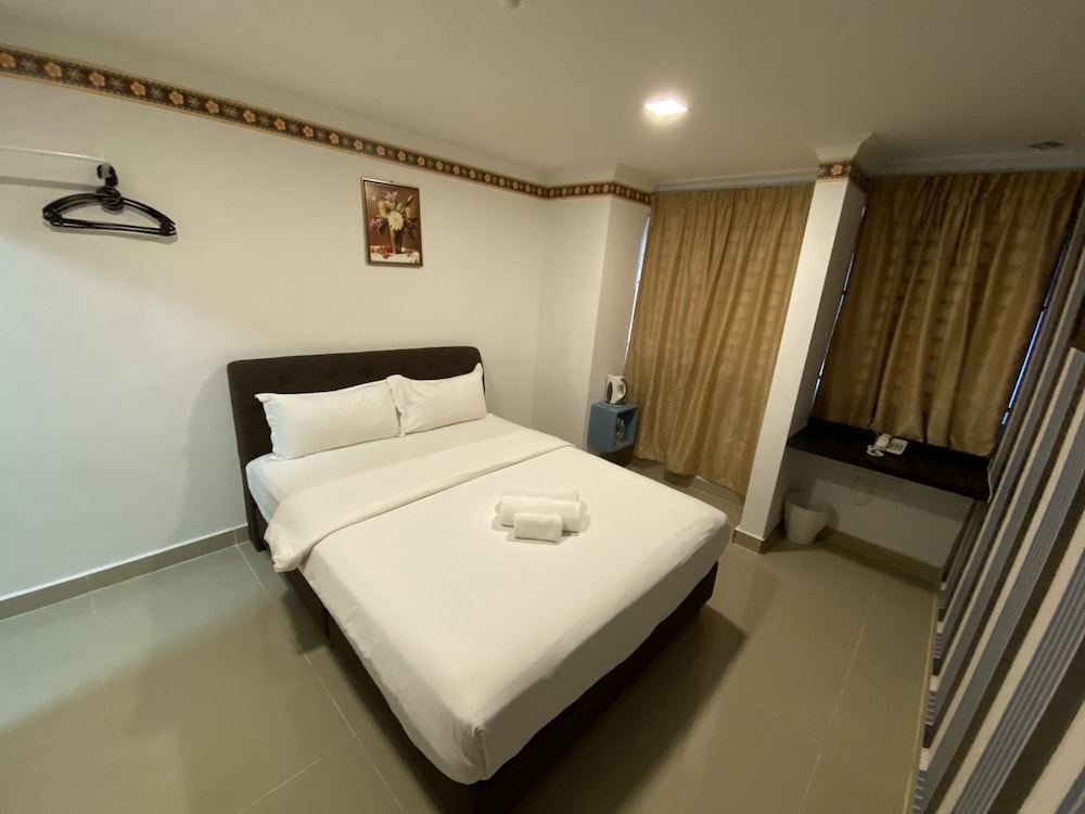 Shobi Hotel 24/48