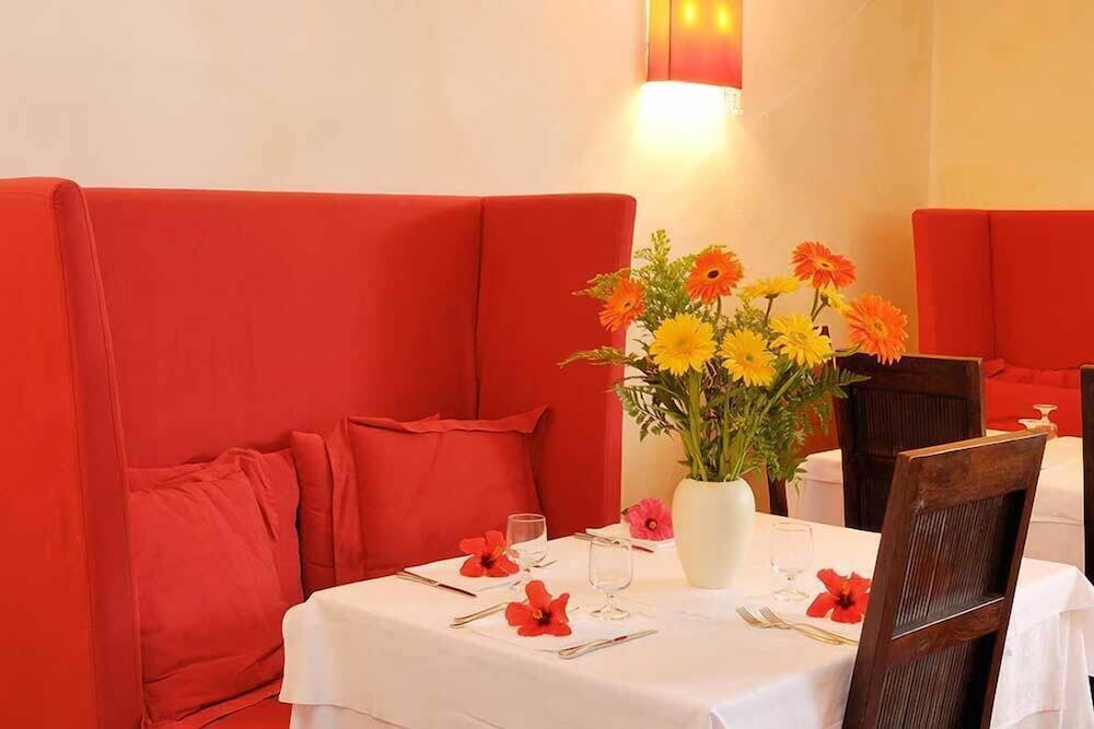 Hotel Cala Rosa 24/50