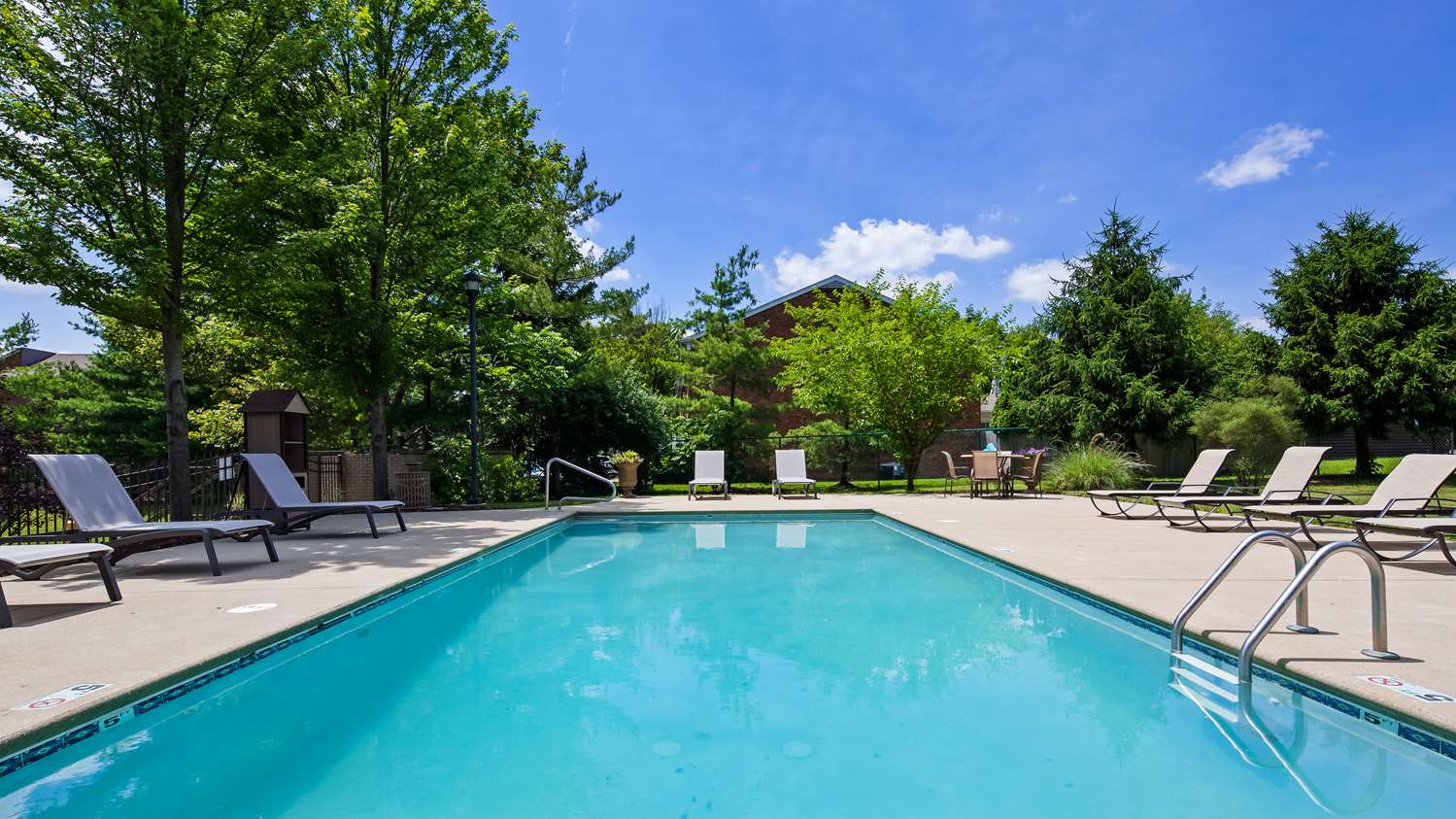 Best Western Plus Hannaford Inn & Suites 7/12