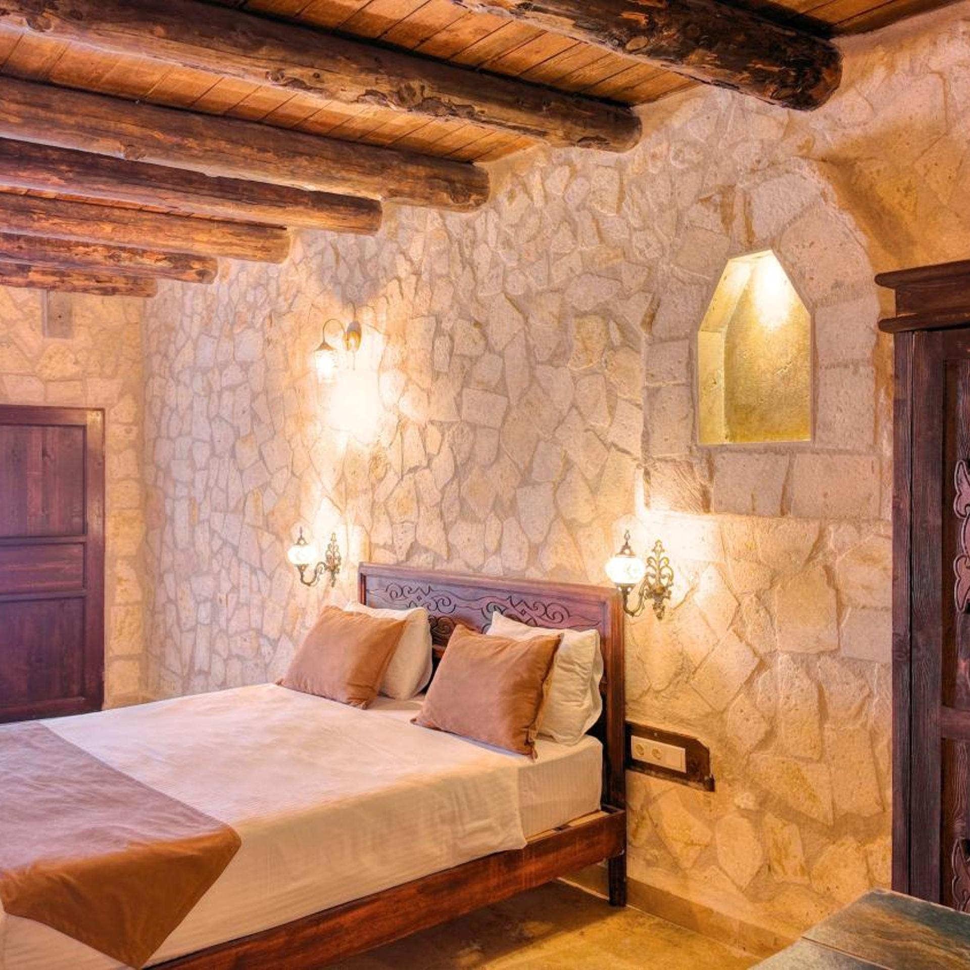 Vanessa Cave House 14/49