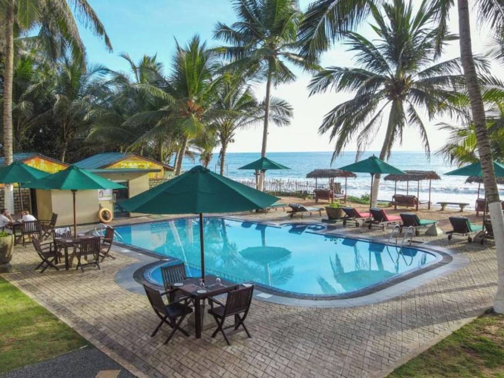 Joes Resort Bentota 47/50