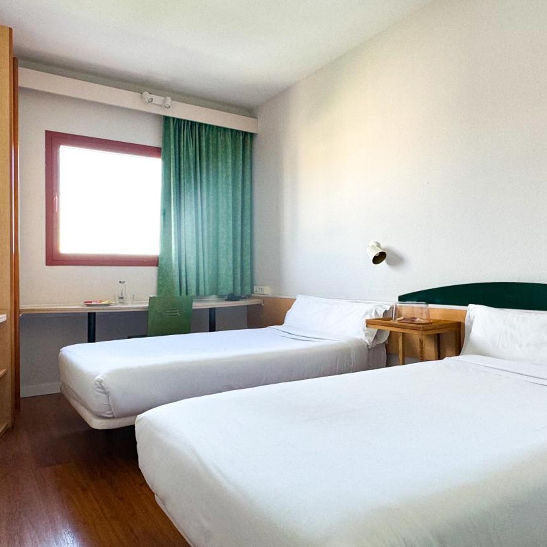 Iris Hotel 13/59