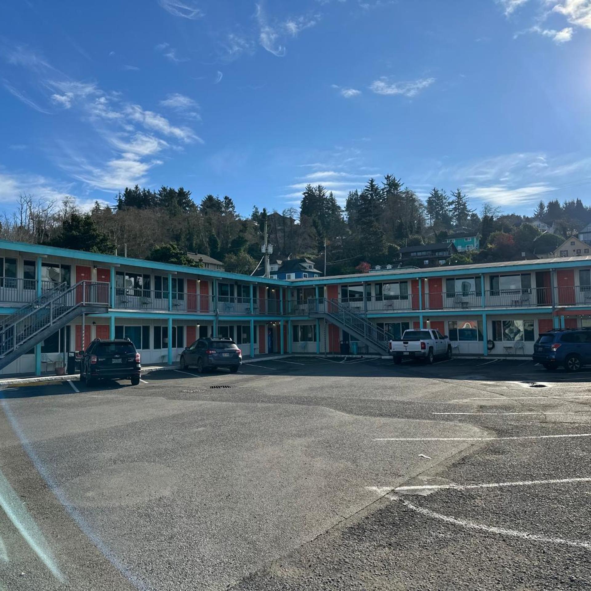 Atomic Motel 28/33