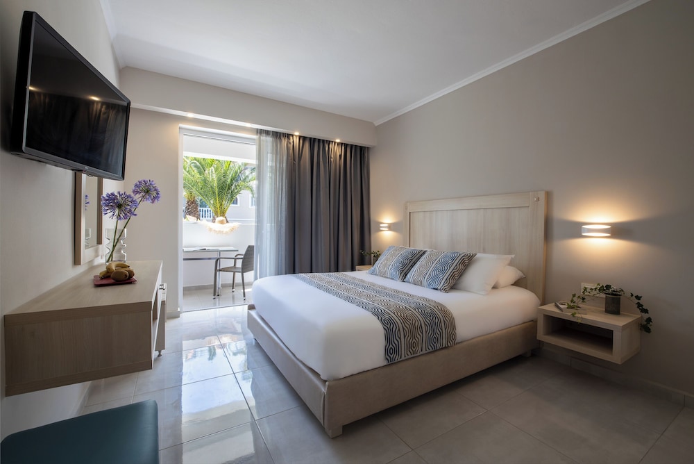 1 BEDROOM, SUPERIOR, SUITE