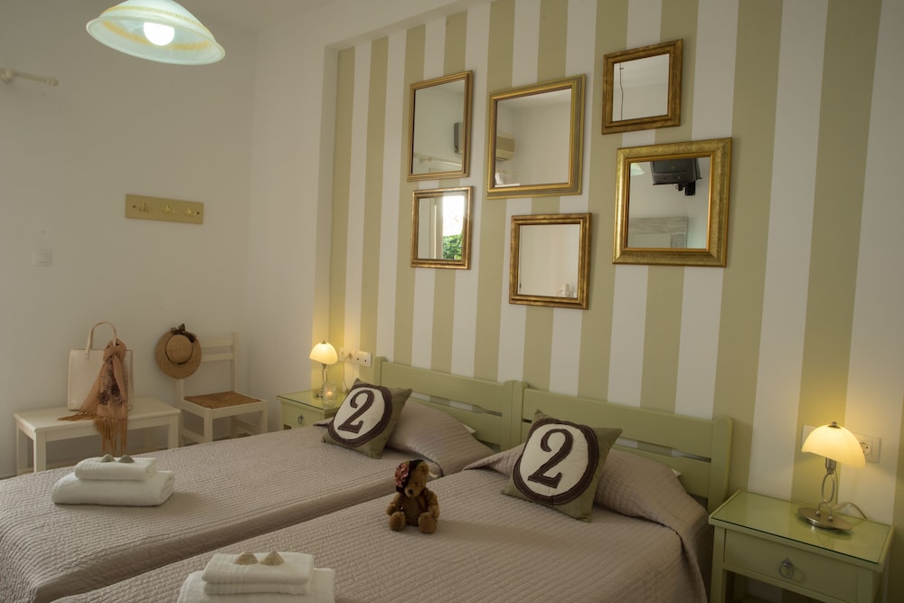 Hotel Cyclades 29/61