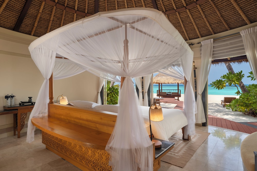 Pool, Villa, King Bed, Beach Front