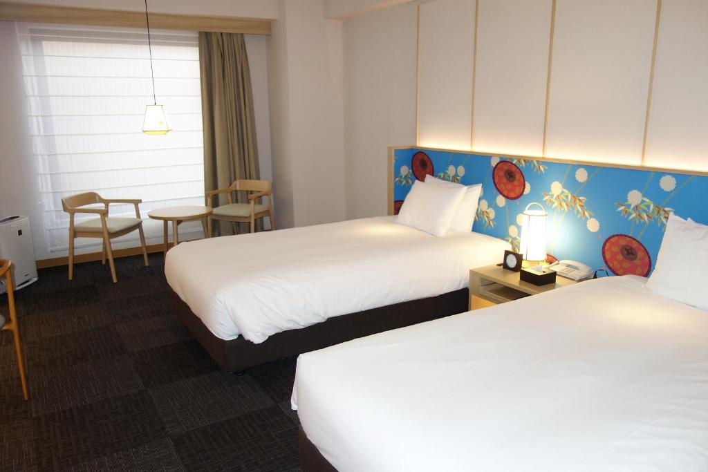 House, Single, Twin Beds