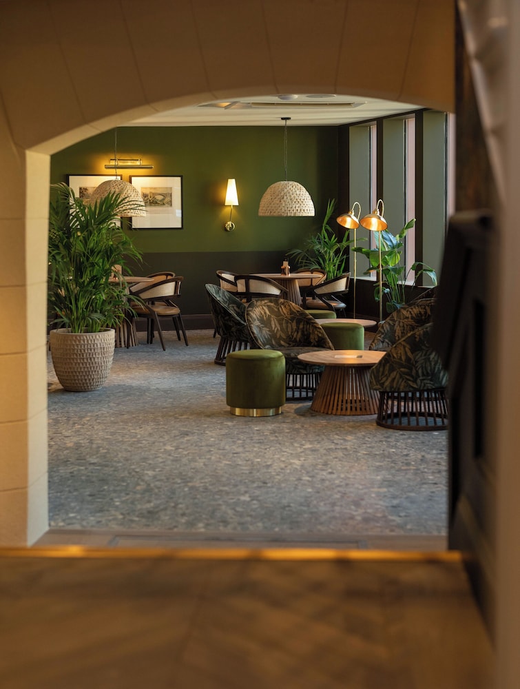 Bailiffgate Hotel 9/70