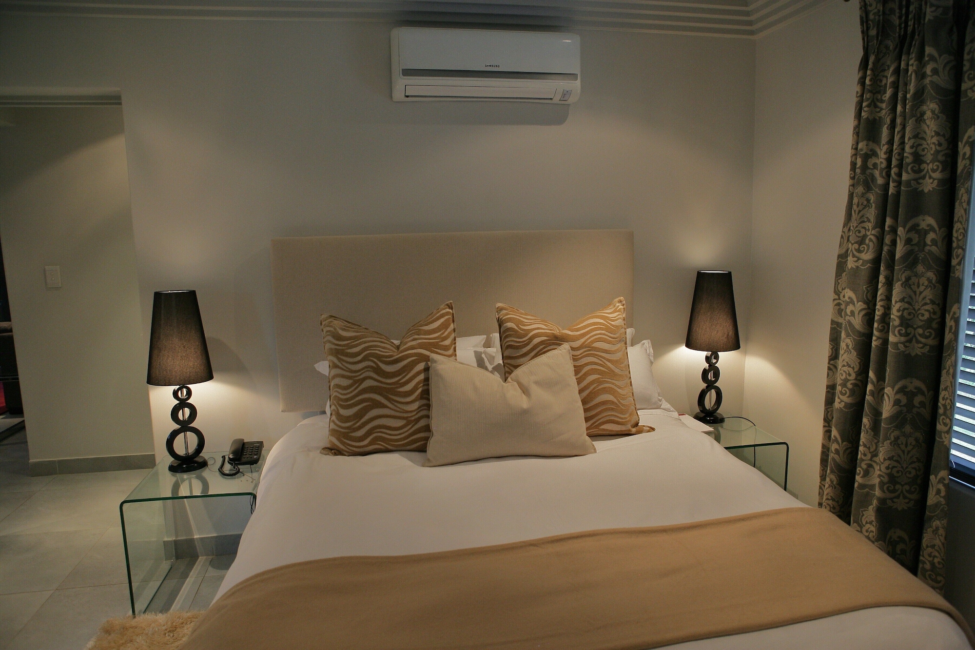 1 BEDROOM, LUXURY, APARTMENT