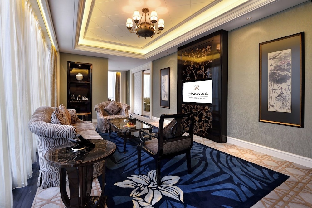 Chengdu Renhe Spring Hotel 24/39