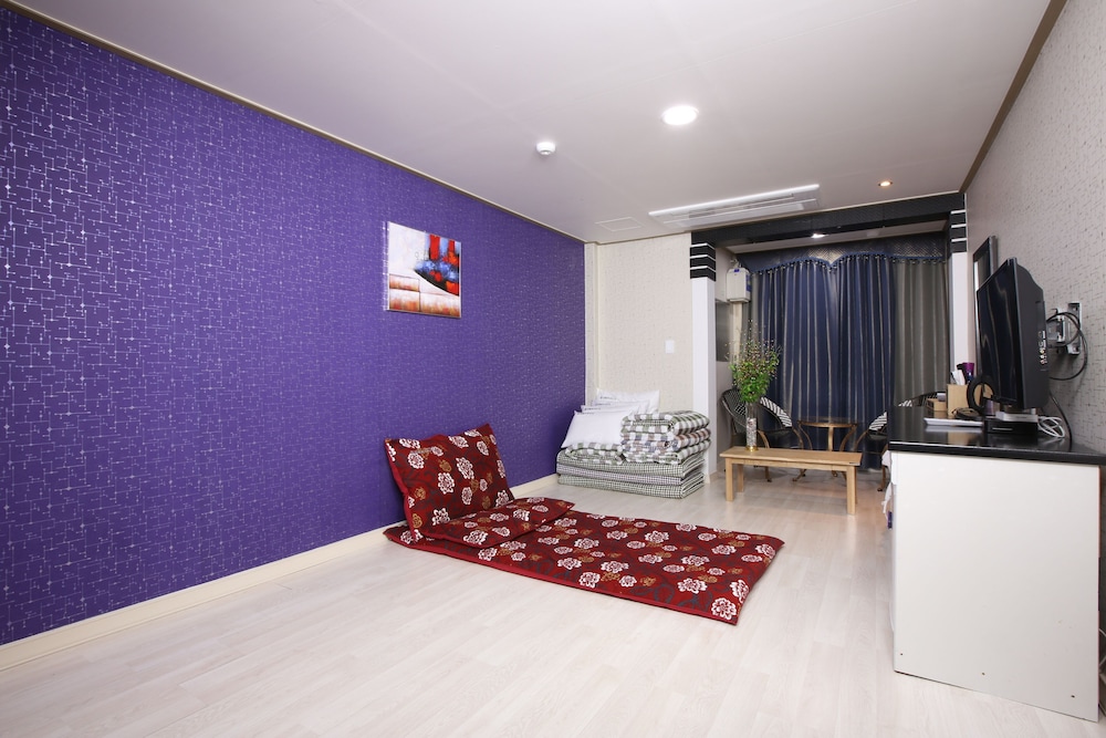 Dorcas Tourist Hostel 13/30