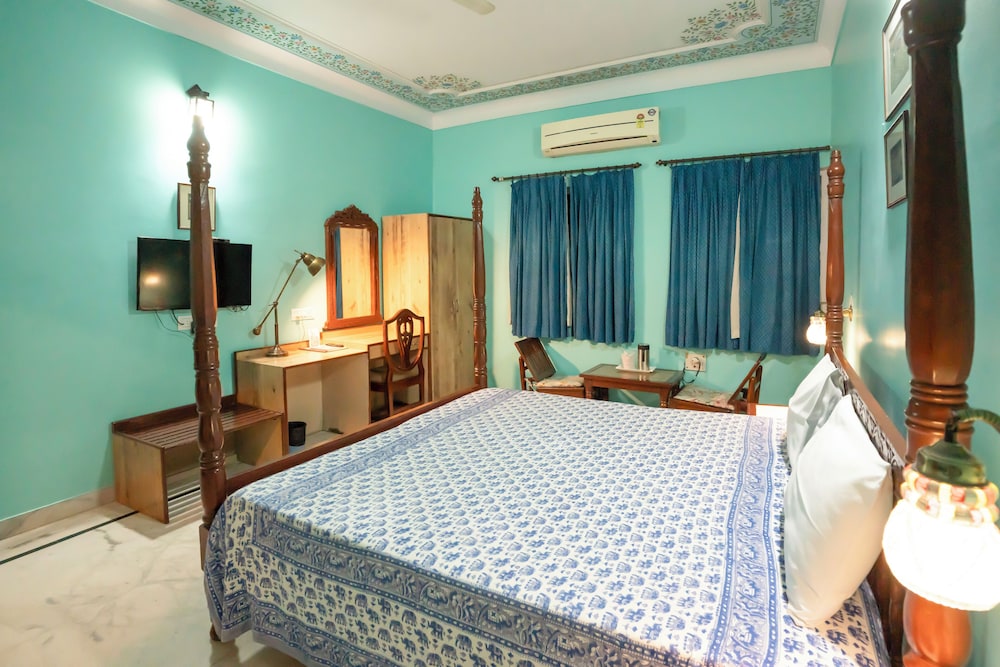 Anuraag Villa 28/65