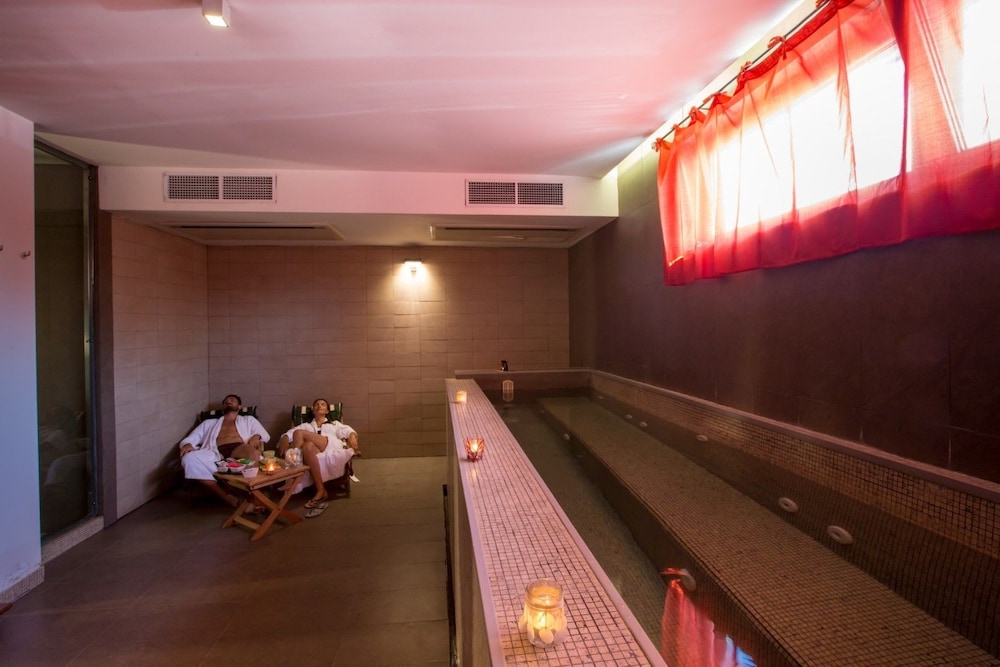 swimming pool spa