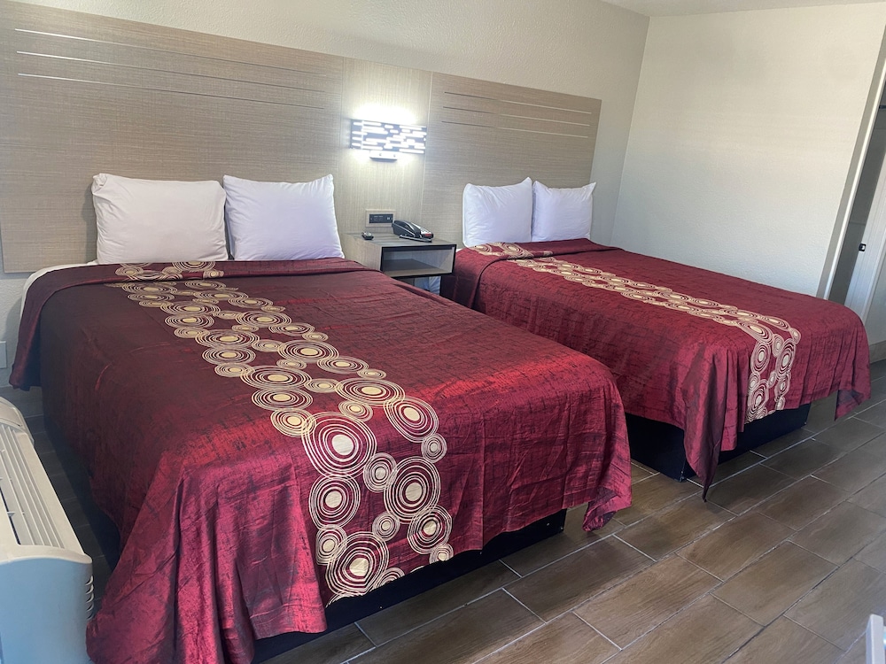 Mayfair Inn Ontario Airport 8/35