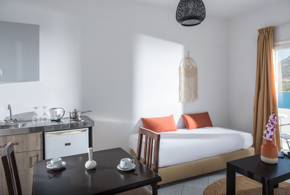 Troulis Apart Hotel 64/74