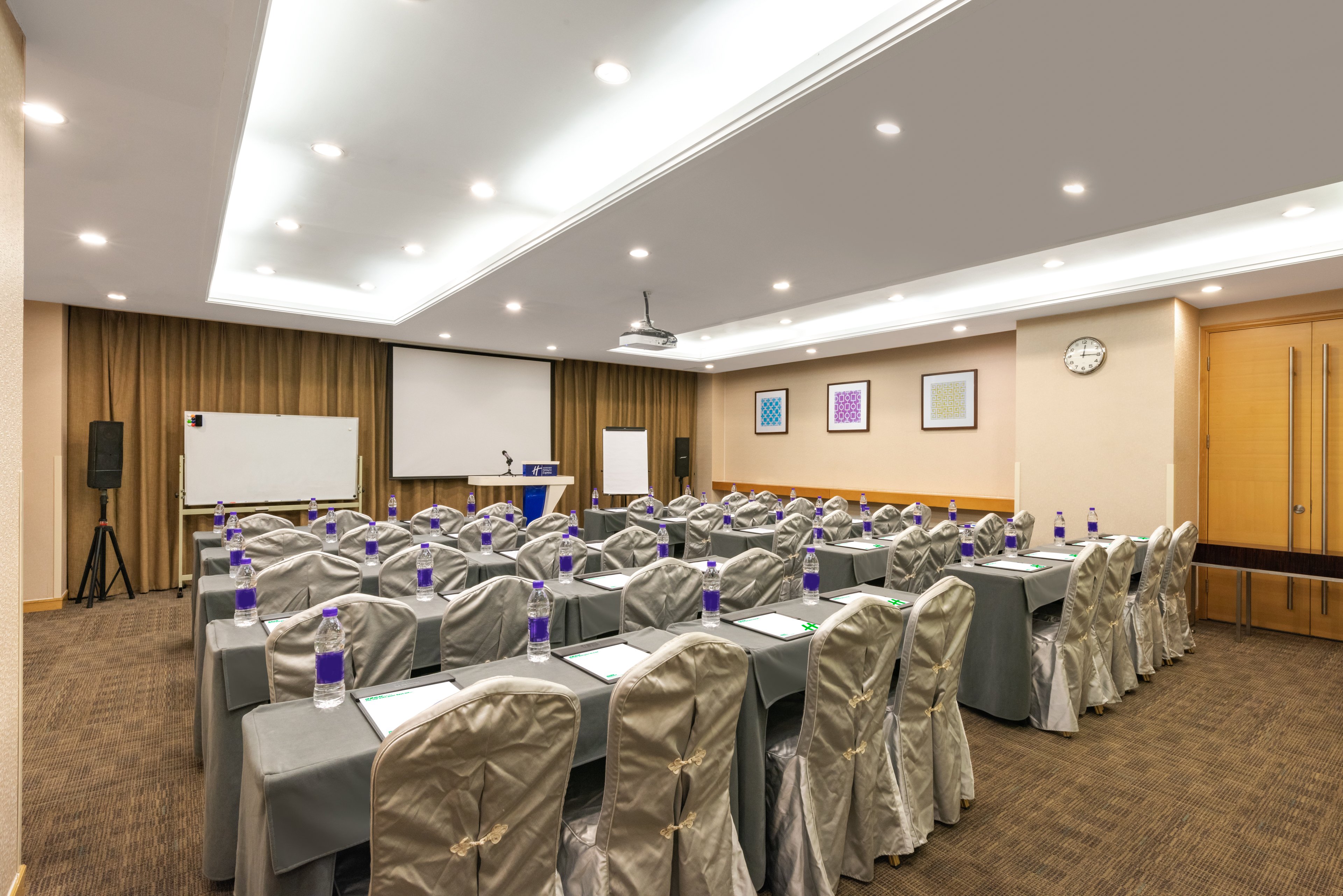 Holiday Inn Express Beijing Shangdi 41/50