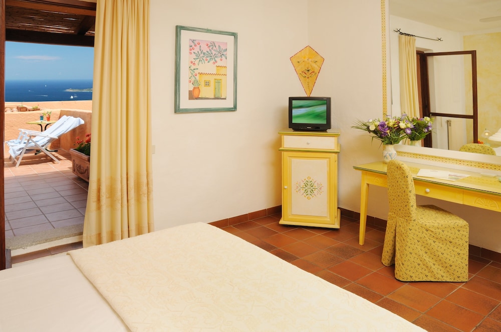Myo Hotel Rocce Sarde 9/25